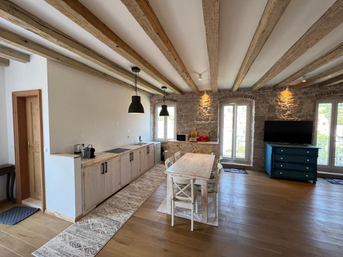 Apartamento Palazzo Di Toma Milna  Exterior foto