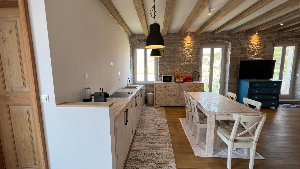 Apartamento Palazzo Di Toma Milna  Exterior foto