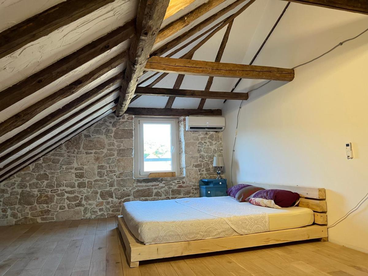 Apartamento Palazzo Di Toma Milna  Exterior foto